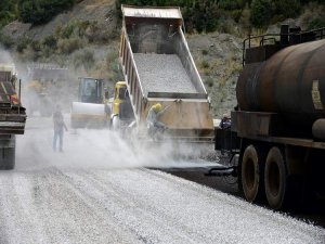 Büyükşehir Kötü Yol Bırakmıyor