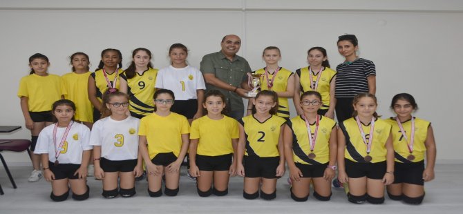 Aliağa’nın Mini Voleybolcularından Bir Başarı Daha