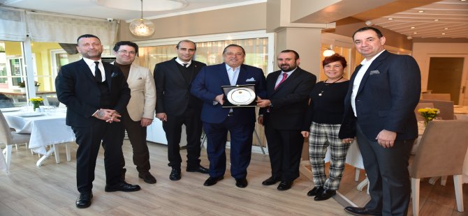 Küçük Kulüp'ten Çolakoğlu'na Anlamlı Plaket