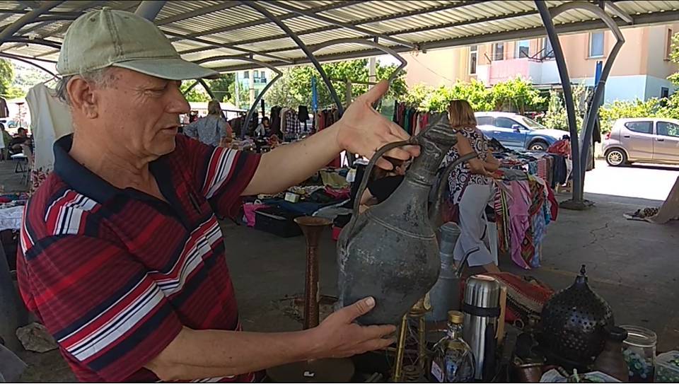 Foça'da Evdeki Fazlalıklar Pazarı