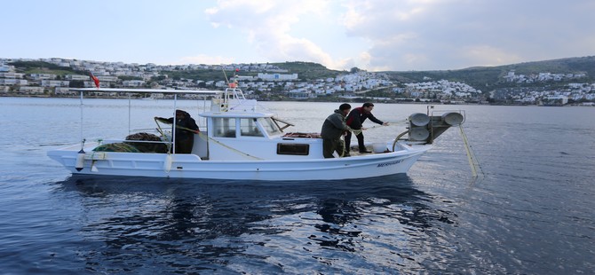 Muğla Balıkçıları Bu Kez Afetzedeler İçin Ağ Attı