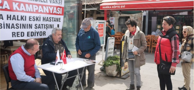 Foçalılardan İmza Kampanyası “Eski Devlet Hastanesi Satılmasın”