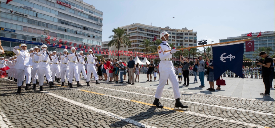 İzmir’de “Zafer” coşkusu