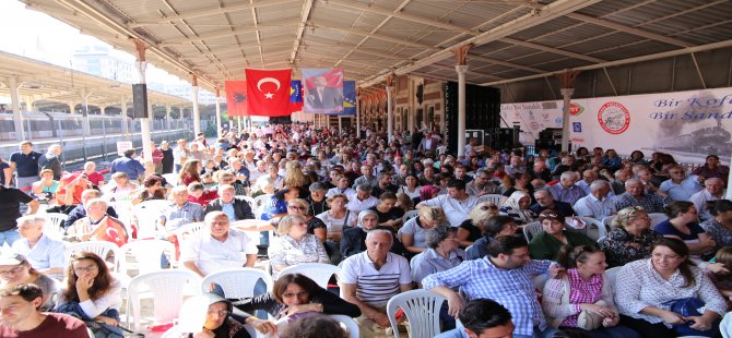 Balkan Göçmeni Sirkeci Garı’nda Buluştu