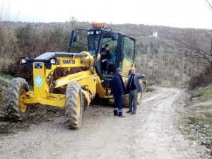 Kırkağaç’ın 2 Mahalle Yoluna Bakım ve Onarım