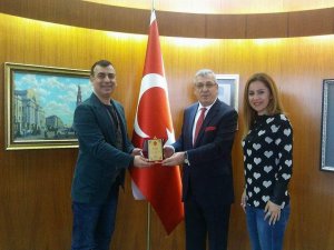 Paris Büyükelçisine İzmir’den Akademik Destek