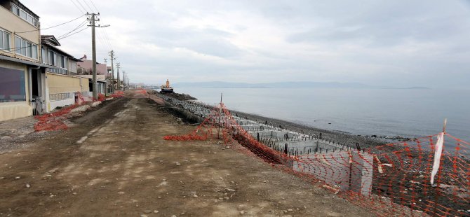 Zeytinalanı Sahil Düzenlenmesi Devam Ediyor