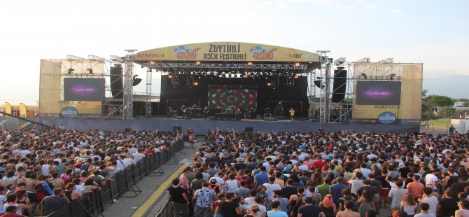 Zeytinli Rock Festivali Başladı