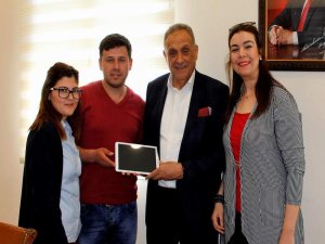 E-Commodity Bazaar Projesi Kapsamında Bir Üreticiye Tablet Verildi