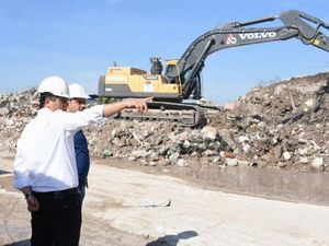 Aliağa Belediyesi Eski Hizmet Binasının Yıkım İşlemleri Tamamlandı